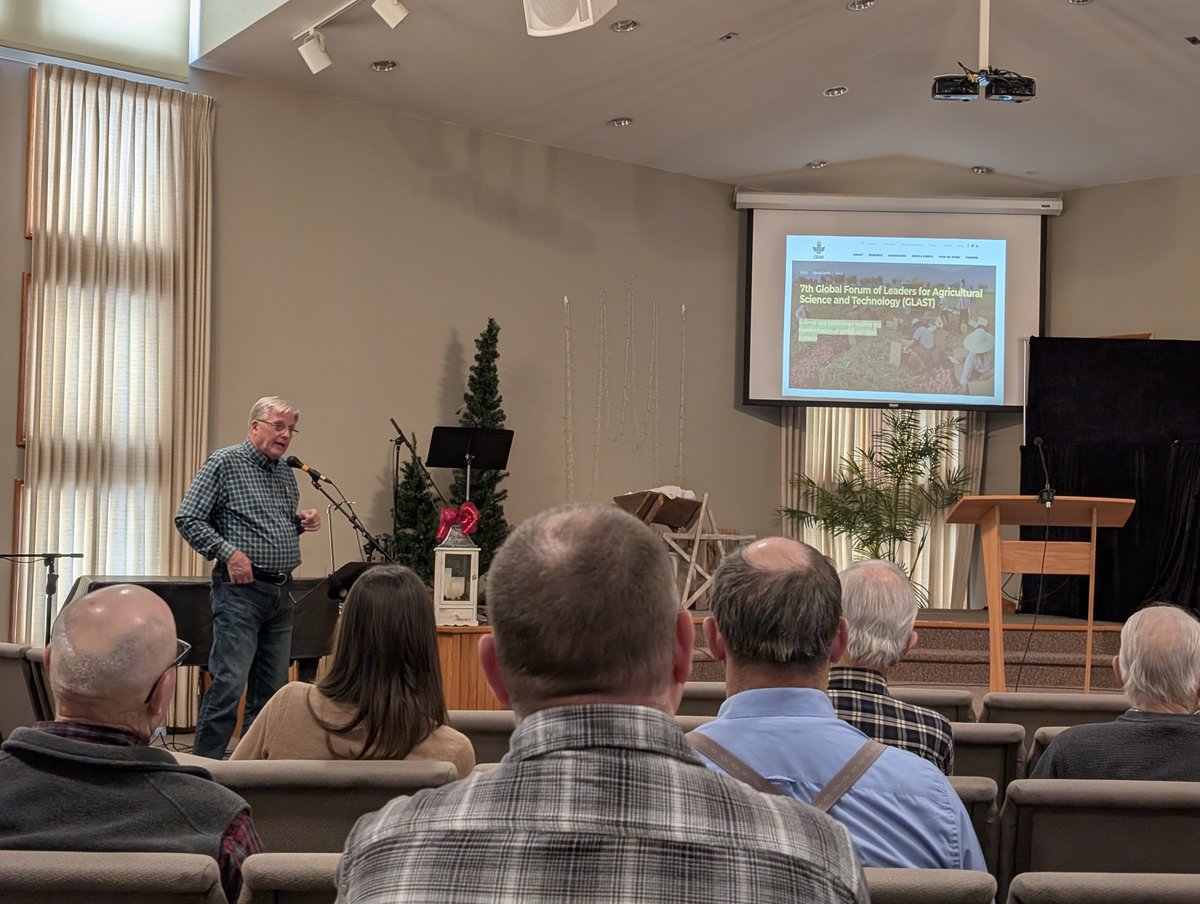 EquipmentOnt's tweet photo. Great day at the Wellington Soil and Crop Annual Meeting in Alma!
Thanks to organizers, volunteers, and presenters for this fantastic event.
Peter's talk on soil health and potatoes was a highlight. Check out https://t.co/TUAguDOjCS for more potato info.
#eospotted @NickPloeg https://t.co/M3Ga8APFWo