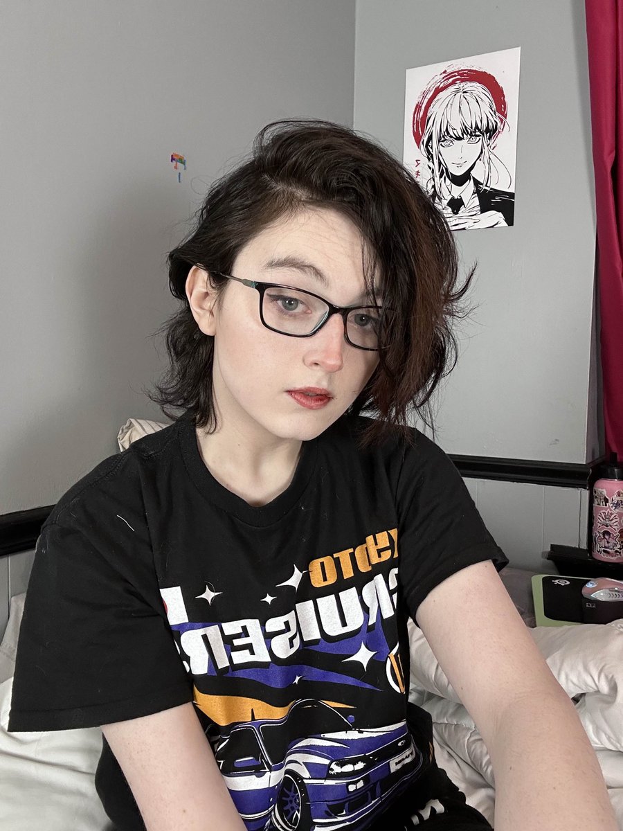 RavenTheGhost_'s tweet photo. might be the last pic with this haircut... https://t.co/tDkdXuCQVO