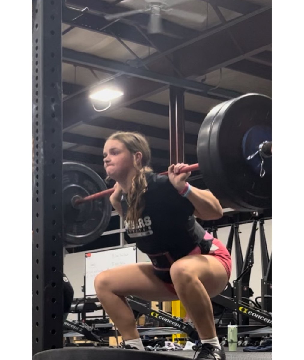 lucyreis0411's tweet photo. Only the strongest survive!! Strengthening that posterior chain! #70bysummer @TCam_FSUSB @LSUsoftball @clemsonsoftball @GatorsSB @AlabamaSB https://t.co/NSlZErkChy
