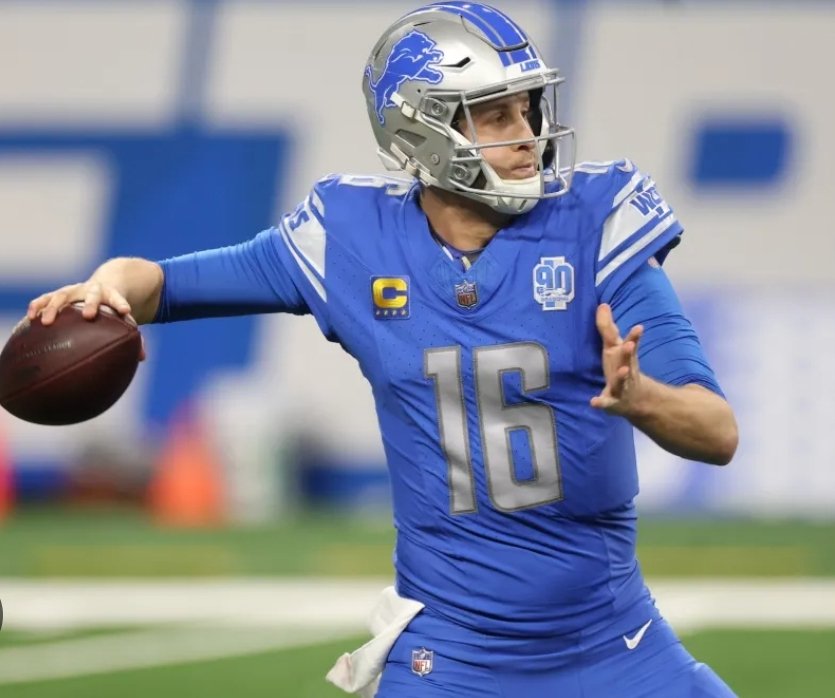 FunFootballPod's tweet photo. Which QB wins their first Super Bowl this season? https://t.co/iuakH5TtrW