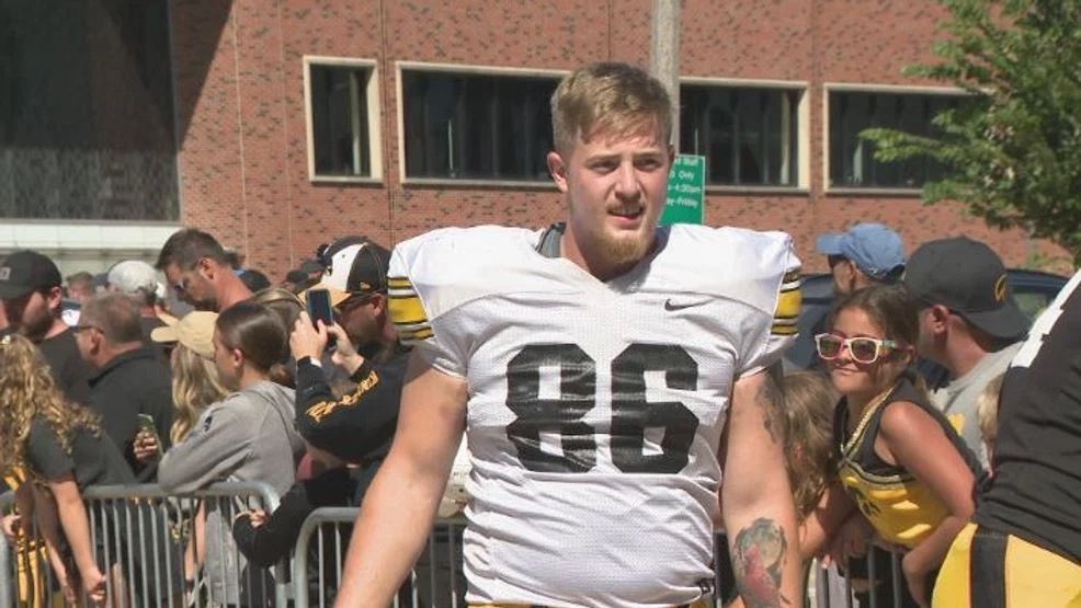 <a href="/lacruecole18/">cole joseph lacrue</a> <a href="/Chaney28Jr/">Johnny Chaney Jr.</a> <a href="/SyncereSafe30/">Syncere Safeeullah</a> Jeff Bowie|Jr.|DL|Iowa|<a href="/jeffreyjbowie/">Jeff Bowie</a> 

Former 3 Star Class of 2021

A disciplined lineman with Big Ten experience. Known for his toughness and run-stopping ability, Bowie fits a physical, defense-first culture.