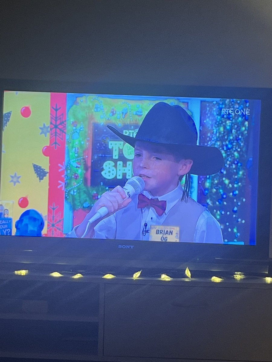 GET THIS MAN INTO SOUND QUALITY GIFTS RIGHT NOW #LateLateToyShow