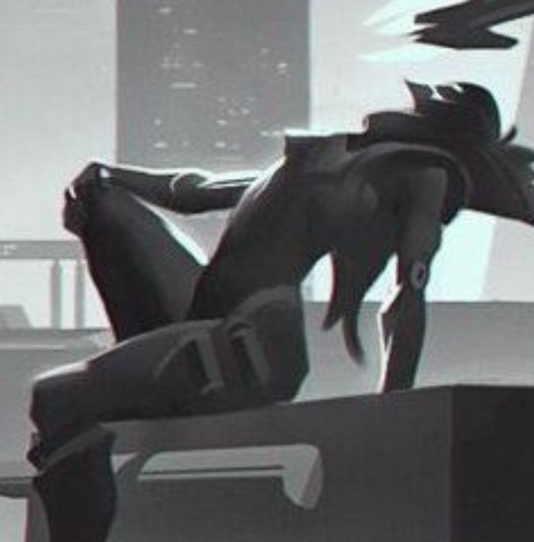 rootyful's tweet photo. @JhinEleventh @Spideraxe30 You don't get to complain about Viktor if you're a fan of this slutty af waist. https://t.co/Ld4QXKFw2t