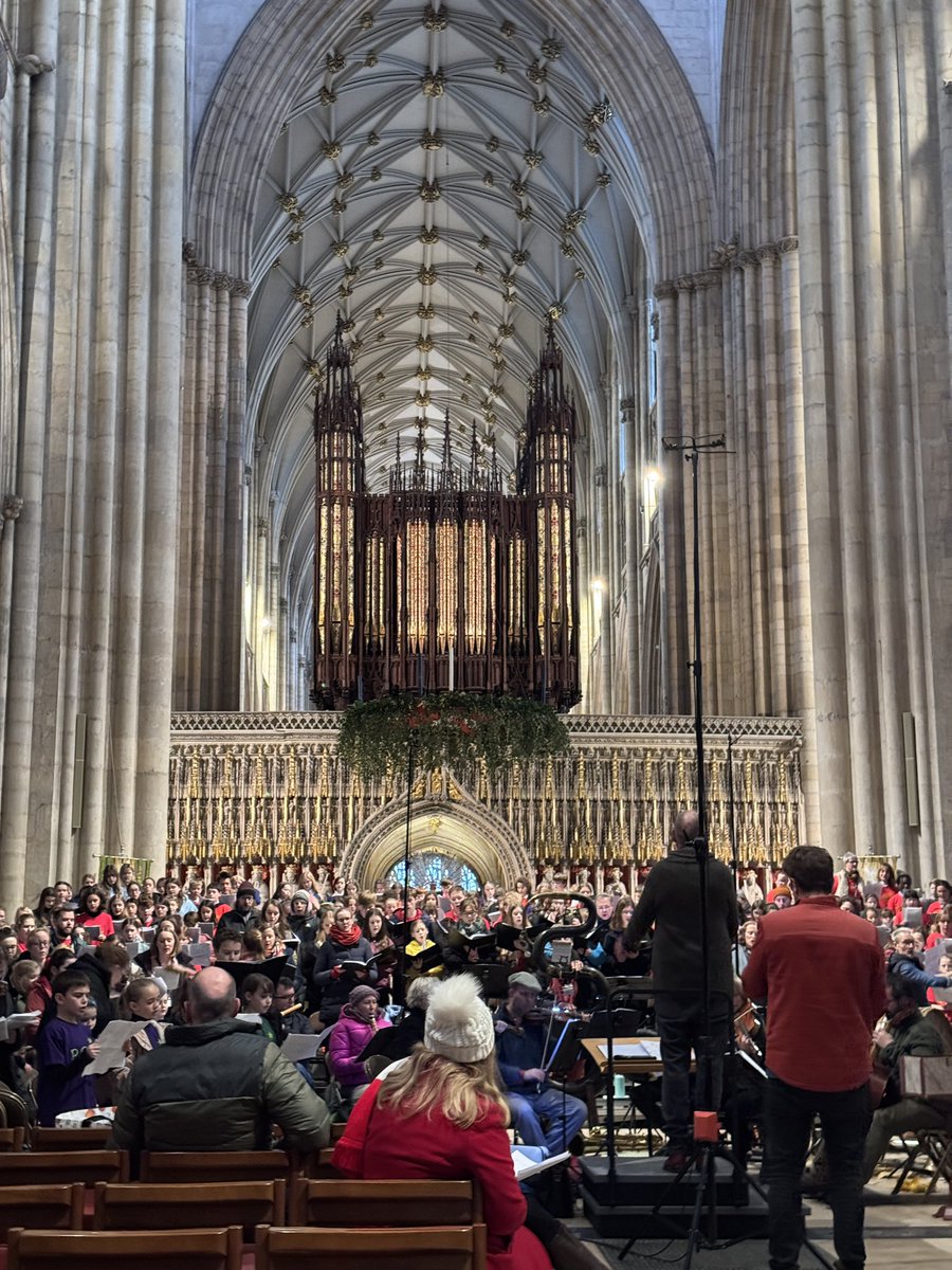 DaveLoweMusic's tweet photo. So great for young people from @York_High @AllSaints_York and @manorceacademy to sing together at Gabrieli Roar tonight - hoping for more opportunities to get together again soon with more of our wonderful secondary departments @yorkmusichub @GabrieliCandP https://t.co/q3zmxX0qwI