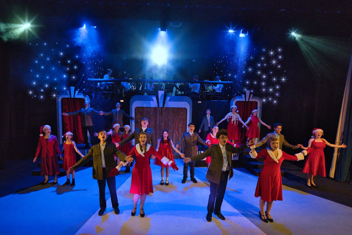 WOW!! What a performance!! A well deserved full house and standing ovation for an amazing show!! Well done to cast, band and crew of White Christmas!! It really feels like the festive season now!! #ShapedByKings