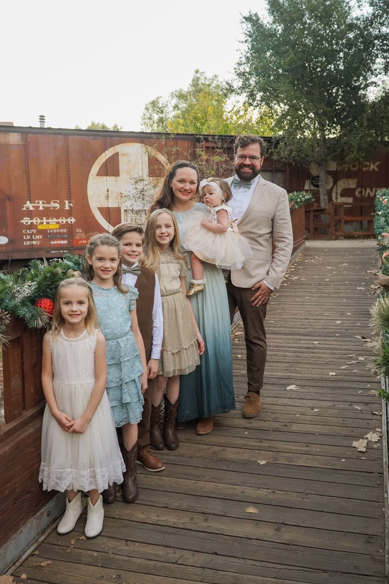 JeremiahDGraham's tweet photo. My family. https://t.co/qbSs5ibLwg