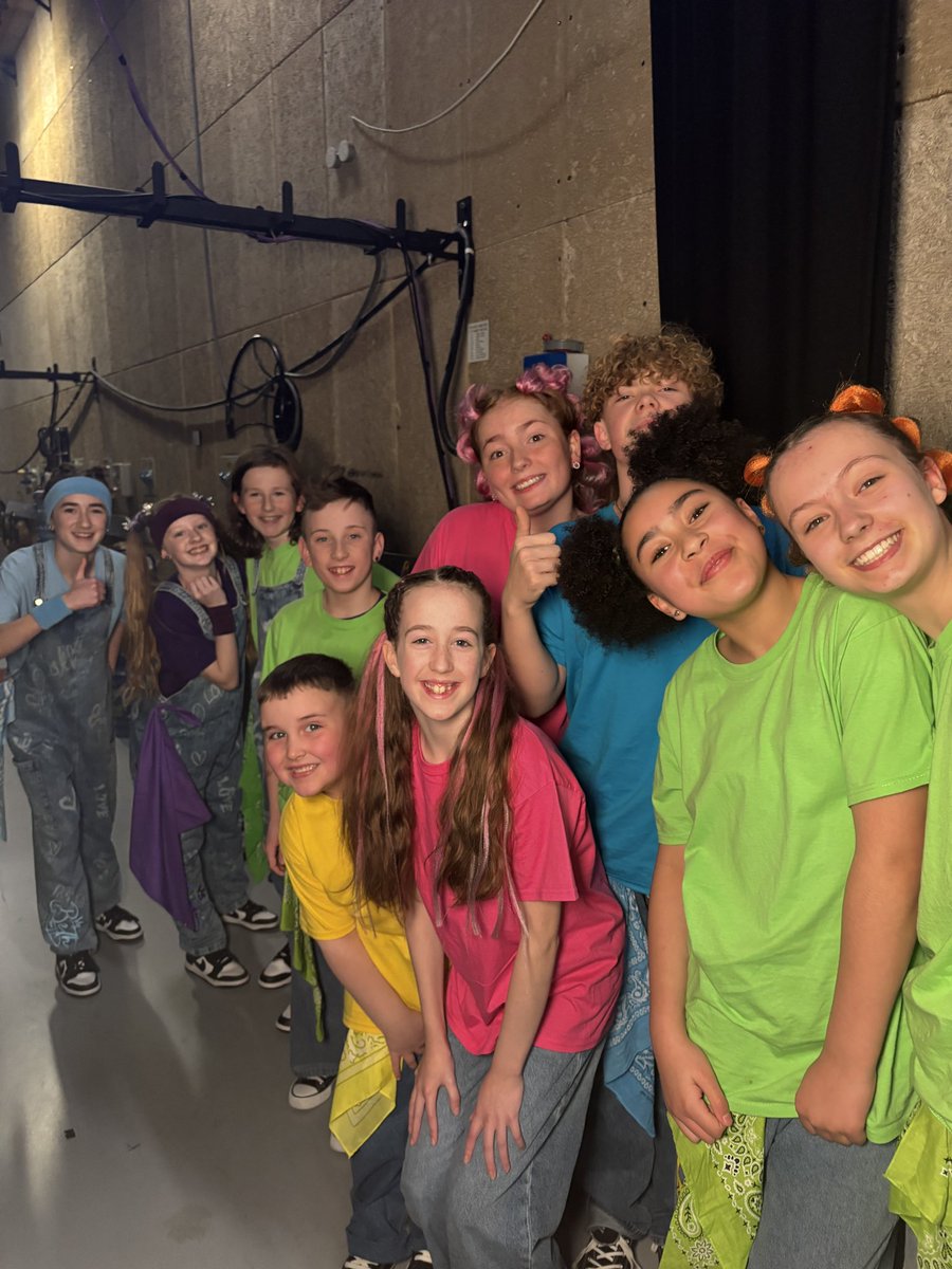 Brightening up the studio 💗💙💚

#LateLateToyShow #LateLate