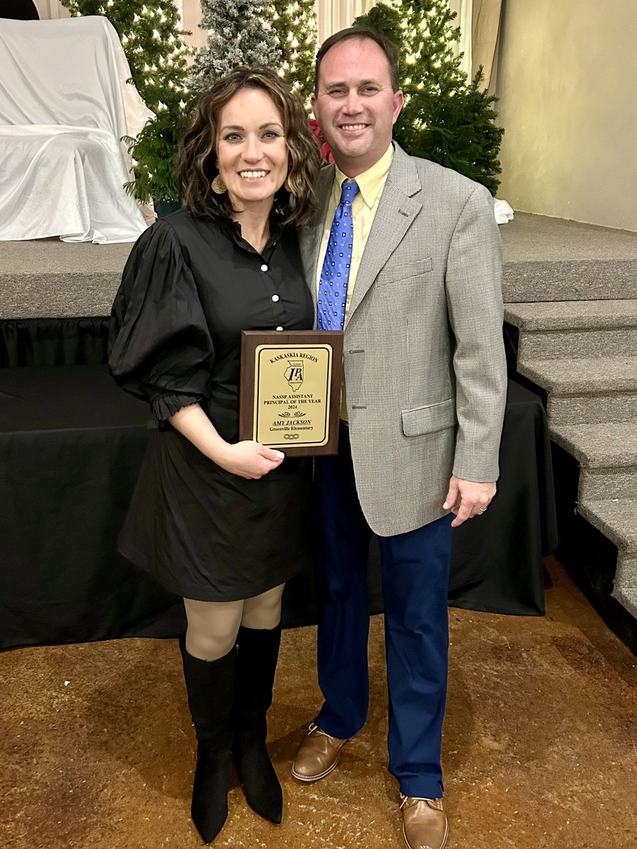 thecoachkj's tweet photo. Congratulations @JacksonAmyJo @ilprincipals  Kaskaskia Region asst principal of the year! So proud of you! https://t.co/cw49K54HAf