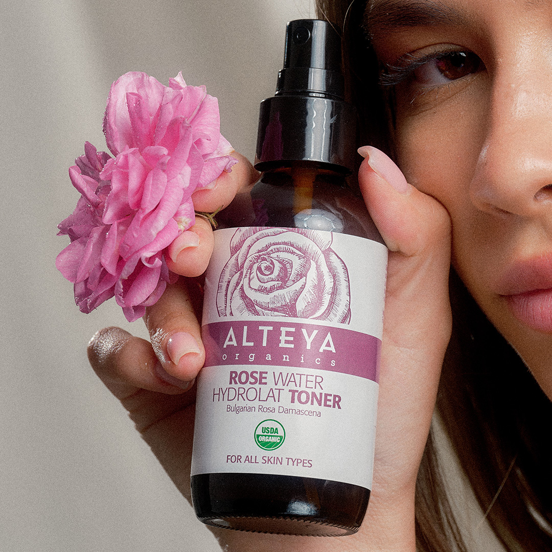 Hydrate, tone, and refresh with Organic Rose Water for that naturally glowing complexion💖

alteyaorganics.com/collections/or…