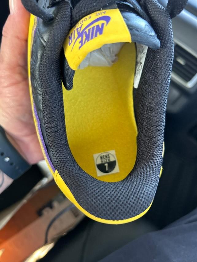 uncle_chrissy's tweet image. Not sure whats going on here but theres a report of Bait selling pairs that weren&apos;t numbered. Anyone else have this experience?

📷  @jeremyaka2020