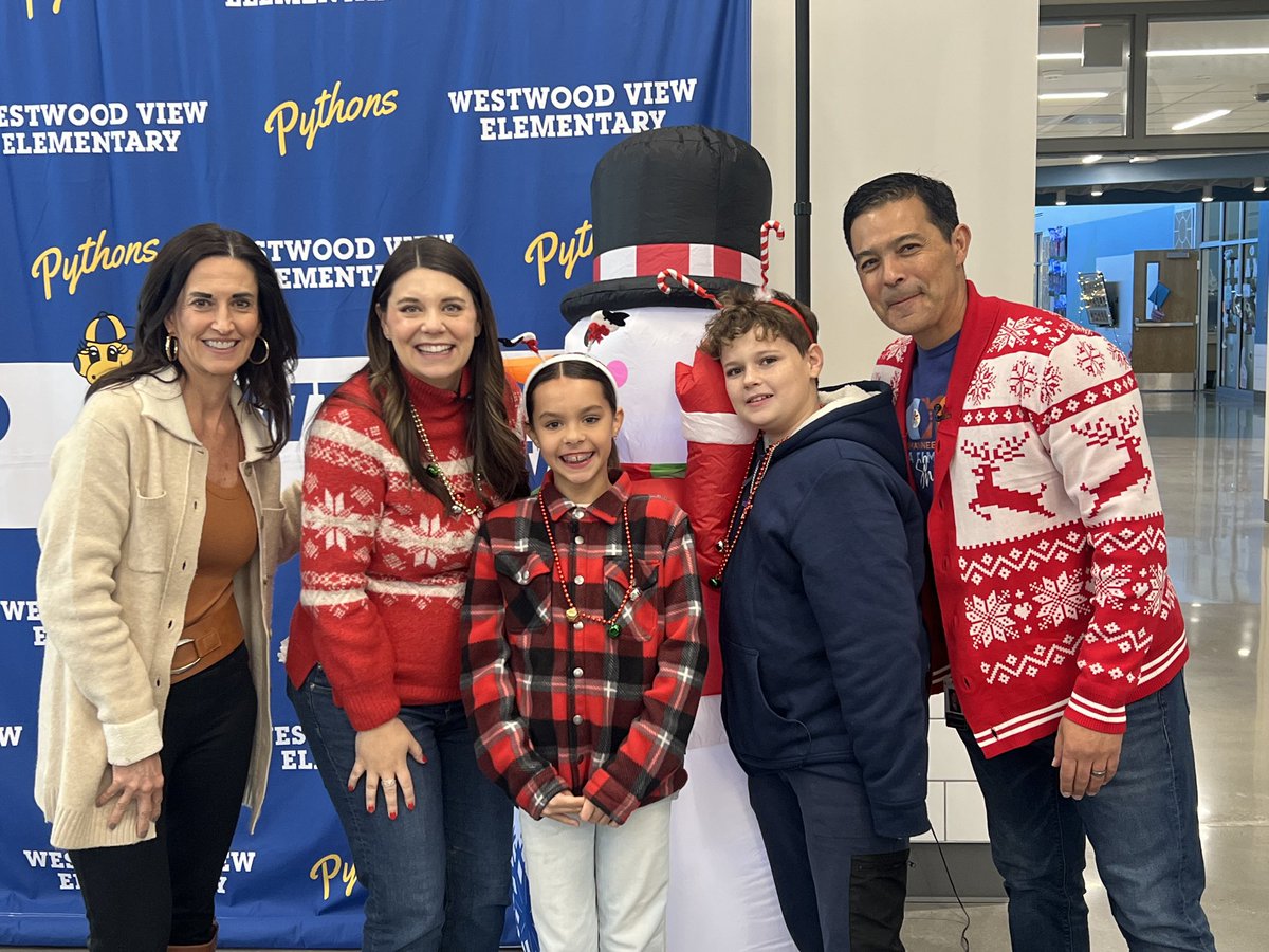 WVpythons's tweet image. Such a great surprise this week. Some of our amazing staff got a singing telegram from the Superintendent and some of his friends in SMSD.