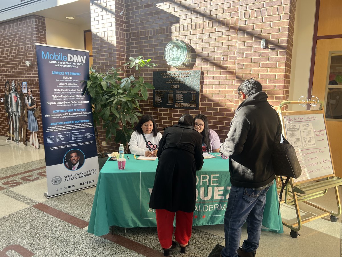 ChicagoCIRR's tweet photo. It was a productive week, Mobile DMV Event, 1st training for Community Navigators &amp; volunteers to help street peddlers at business corridors apply for a peddling license and last the Know Your Rights event for this year in Hyde Park! Thank you to all our community partners! https://t.co/TMBqCZSSq6