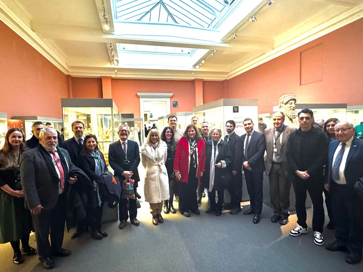 🏛️ A fruitful afternoon for <a href="/DepMinCultureCy/">Υφυπουργείο Πολιτισμού- Deputy Ministry of Culture</a> <a href="/LinaKassianidou/">Lina Kassianidou</a> at the <a href="/britishmuseum/">British Museum</a>, joined by Deputy HC <a href="/SpyrosMiltiades/">spyros miltiades</a> &amp; members of the Cypriot community it the UK, with a tour of the Conservation Centre funded by the #LeventisFoundation and the Museum’s Cypriot antiquities.