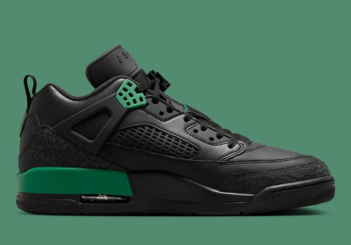 SneakerNews's tweet photo. The Jordan Spizike Low rocks "Celtics" colors for Spring 2025 ($160) 💚 

Full details + images: https://t.co/JI75qPF9XV https://t.co/uNYOacxPfa