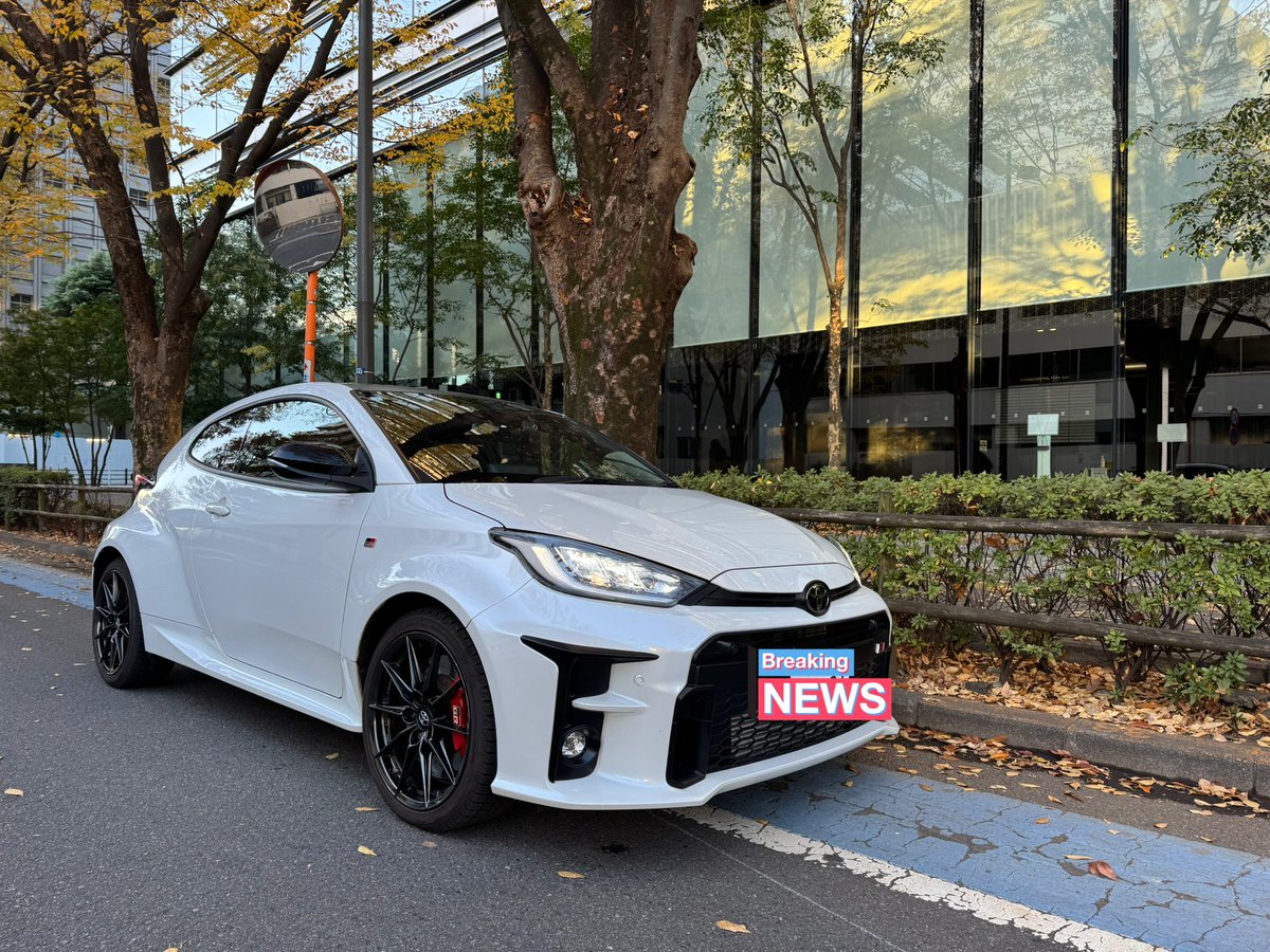 ishi_tetsu's tweet photo. お客様から委託販売のGRヤリスをお預かりしましたー！

これまためちゃくちゃいいクルマだ😊

それでは名古屋へGO🚗

#移動のいしてつ https://t.co/SmODV1mOBN