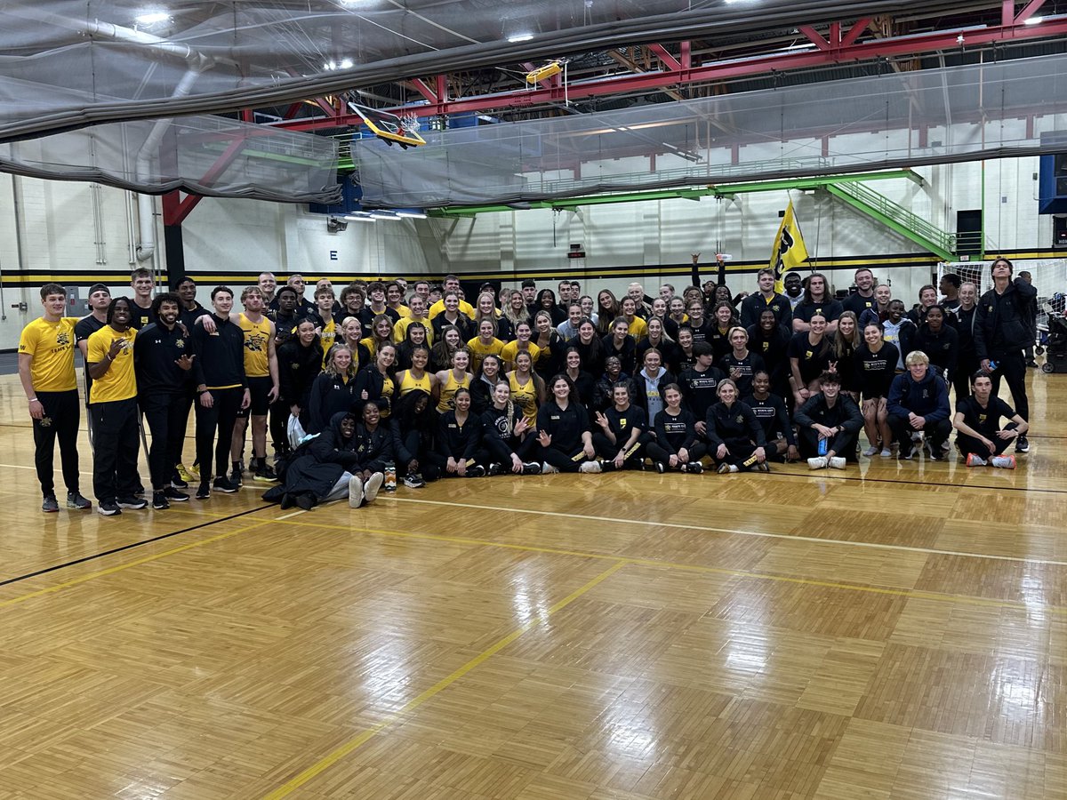 GoShockersTFXC's tweet photo. Whole squad ready! ⚫️🟡

Indoor season 🔜 https://t.co/R6enjndlqw
