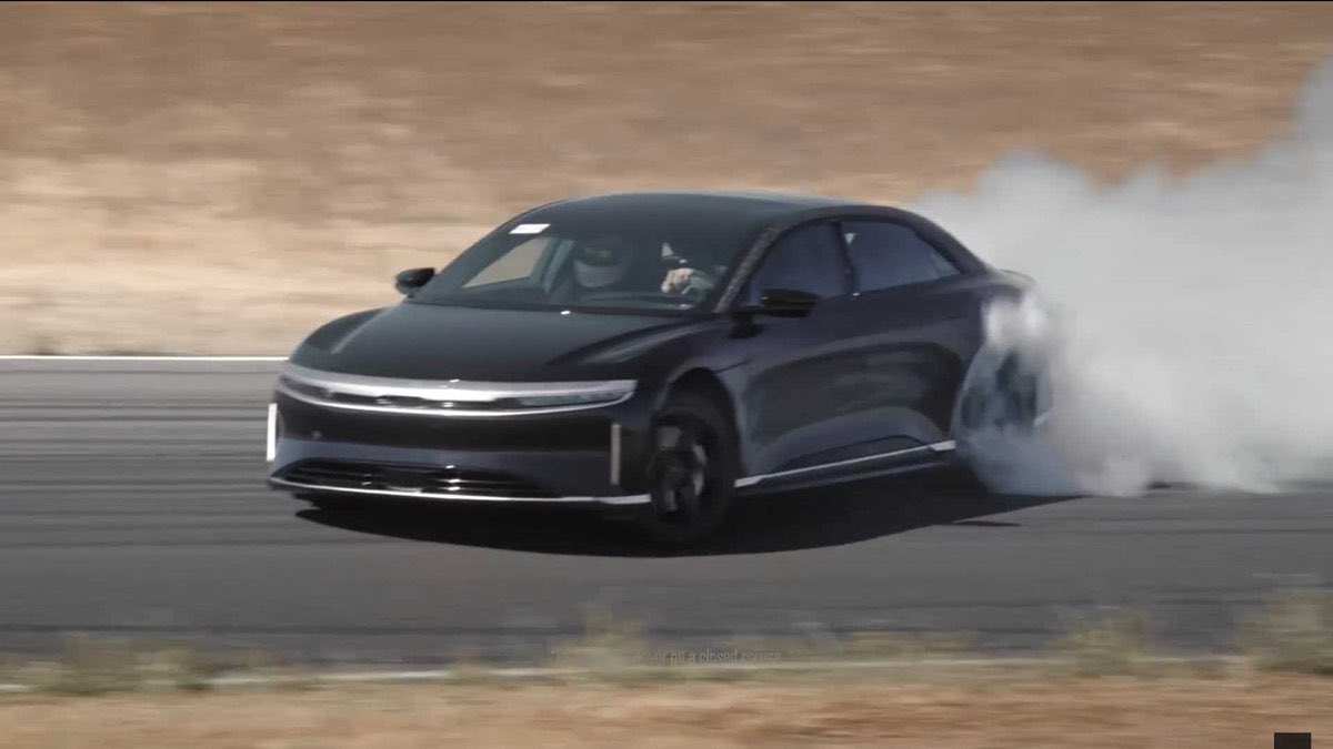 spactakular's tweet image. We will fly 🚀  $LCID State of the art technology 💎 VERY well financed 💸short ratio to drive you crazy 🤯#TechnologyLeader #PIF #squeeze #LucidGravity #LucidAir