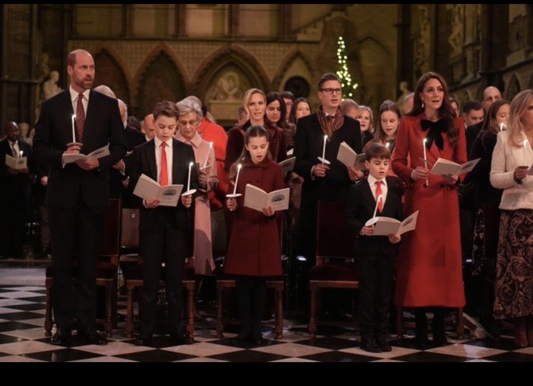 limelemm21's tweet photo. @nypost A beautiful family.
#CatherinePrincessOfWales
#TogetherForChristmas https://t.co/Ls5k6CEGok