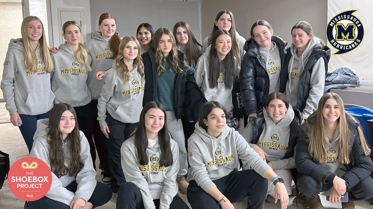 MGHLHurricanes's tweet image. Our U18BB Coreschi/Clyne #MGHLHurricanes are a proud community supporter of @Missi_shoebox; the team prepped, wrapped &amp;amp; organized boxes to brighten the holidays for women in need, including donating over 20 boxes!

#shoeboxproject #sparkkindness #MGHL #FORCE #girlshockey #owha