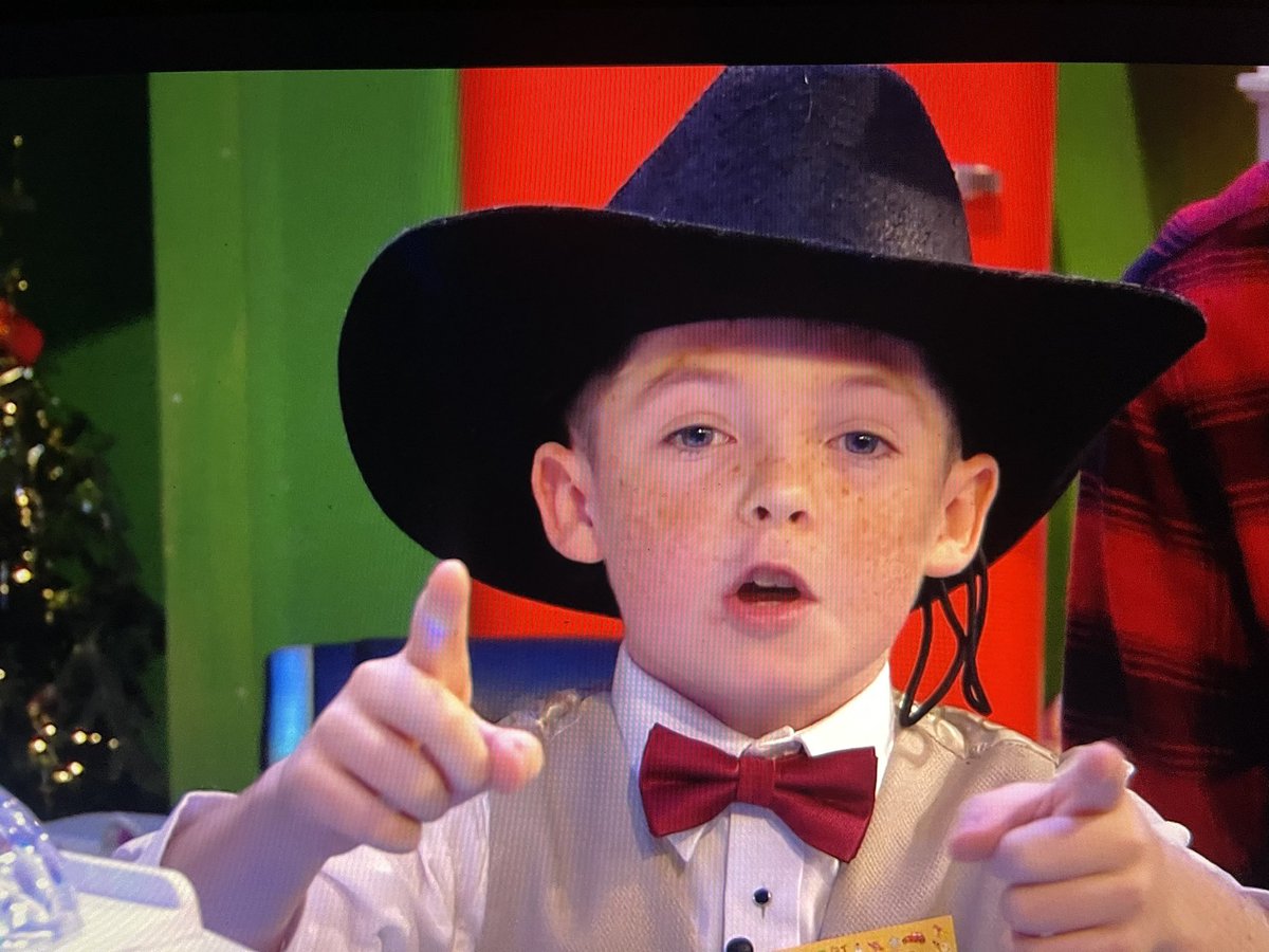 Get these two together in a cop show solving murders around the country. #LateLateToyShow