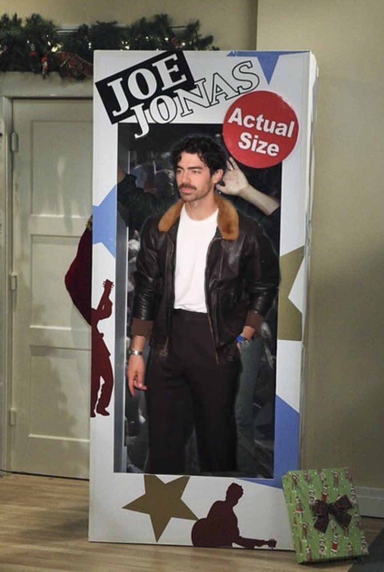 thiswasjoesidea's tweet photo. I expect this under my tree on Christmas Day https://t.co/vz48oCLecx