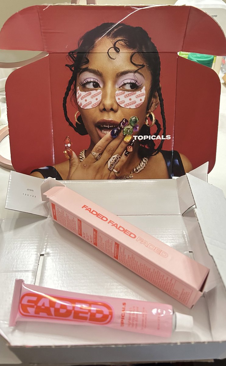 imanmilo's tweet photo. The new unscented formula of the Faded serum is a lot better than the original! So glad the smell isn’t an issue anymore, I actually like the way this one smells.
Thank you for sending this @topicals 💕
#TestingWithTopicals https://t.co/YctdNG8b3k