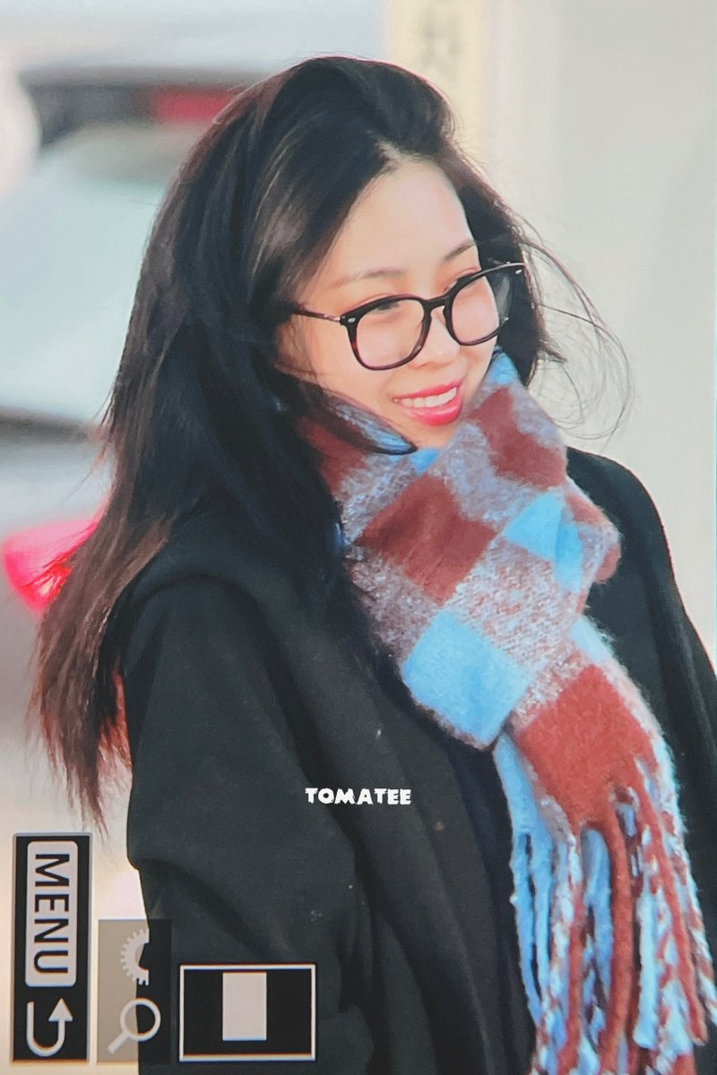 Tomatee_RJ's tweet photo. 241207 🤓🧣

 #ITZY #RYUJIN #류진 https://t.co/CWVJ0pYdfc
