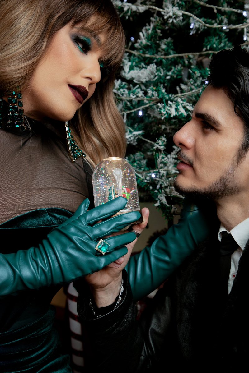 EduarBarajas's tweet photo. Siempre bien acompañado @CocoMaxima
#navidad #cocomaxima #eduardobarajas https://t.co/rsxQnNEbd2