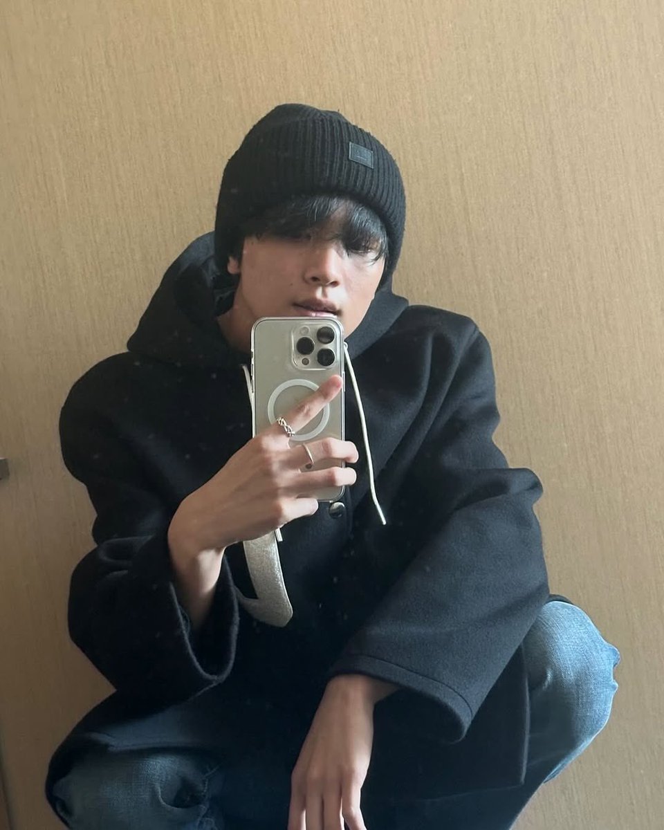 geminiariest's tweet photo. 🖤                                                      ❤️ https://t.co/uRqYBe5Zc0