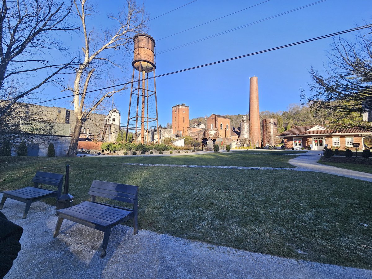 AJM_734's tweet image. Must stop on the bourbon trail! #castleandkey