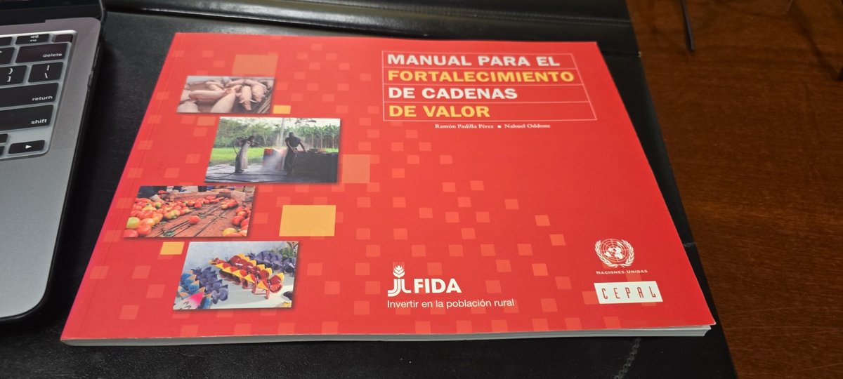abraham_guzman_'s tweet photo. @nahueloddone @cepal_onu @DesEconomicoOax @FESMEX @ComceOficial @amsdemex @Nino_Morales1 @CIIT_mx @mtmercado2002 @RaquelSerur3 @C_Cabrera_E #InnovaciónYSostenibilidad Gracias por tu participación en las mesas de diálogo y por compartir este manual para el Fortalecimiento de Cadenas de Valor. Será clave para nuestras tareas y fortalecer la #RedDeColaboración en #Oaxaca #DesarrolloEconómico https://t.co/n3aHOefSfc