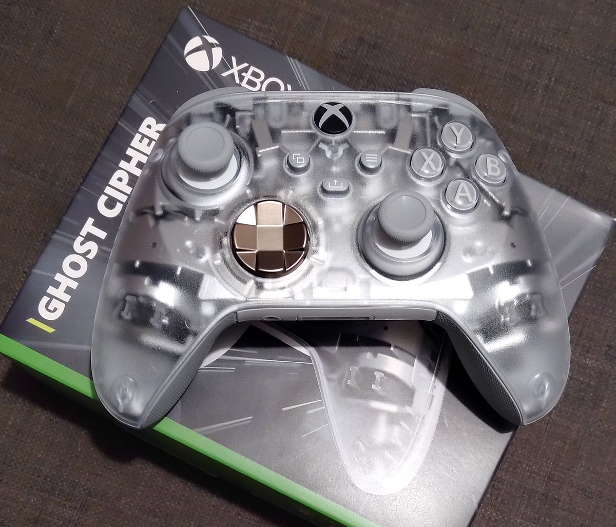 MrDJPea's tweet image. Following yesterday&apos;s sadness today my Black Friday purchase arrived which perked me up!! #Xbox #GhostCipher controller for £43 .... Yes please and OMG it&apos;s a beautiful thing!! Definitely going to be using this with the OG Crystal too 🤘🤘 ❤️❤️❤️