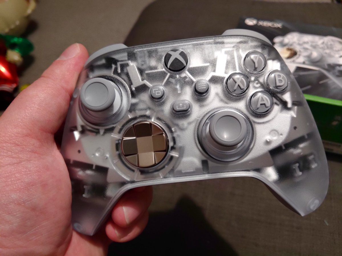 MrDJPea's tweet image. Following yesterday&apos;s sadness today my Black Friday purchase arrived which perked me up!! #Xbox #GhostCipher controller for £43 .... Yes please and OMG it&apos;s a beautiful thing!! Definitely going to be using this with the OG Crystal too 🤘🤘 ❤️❤️❤️