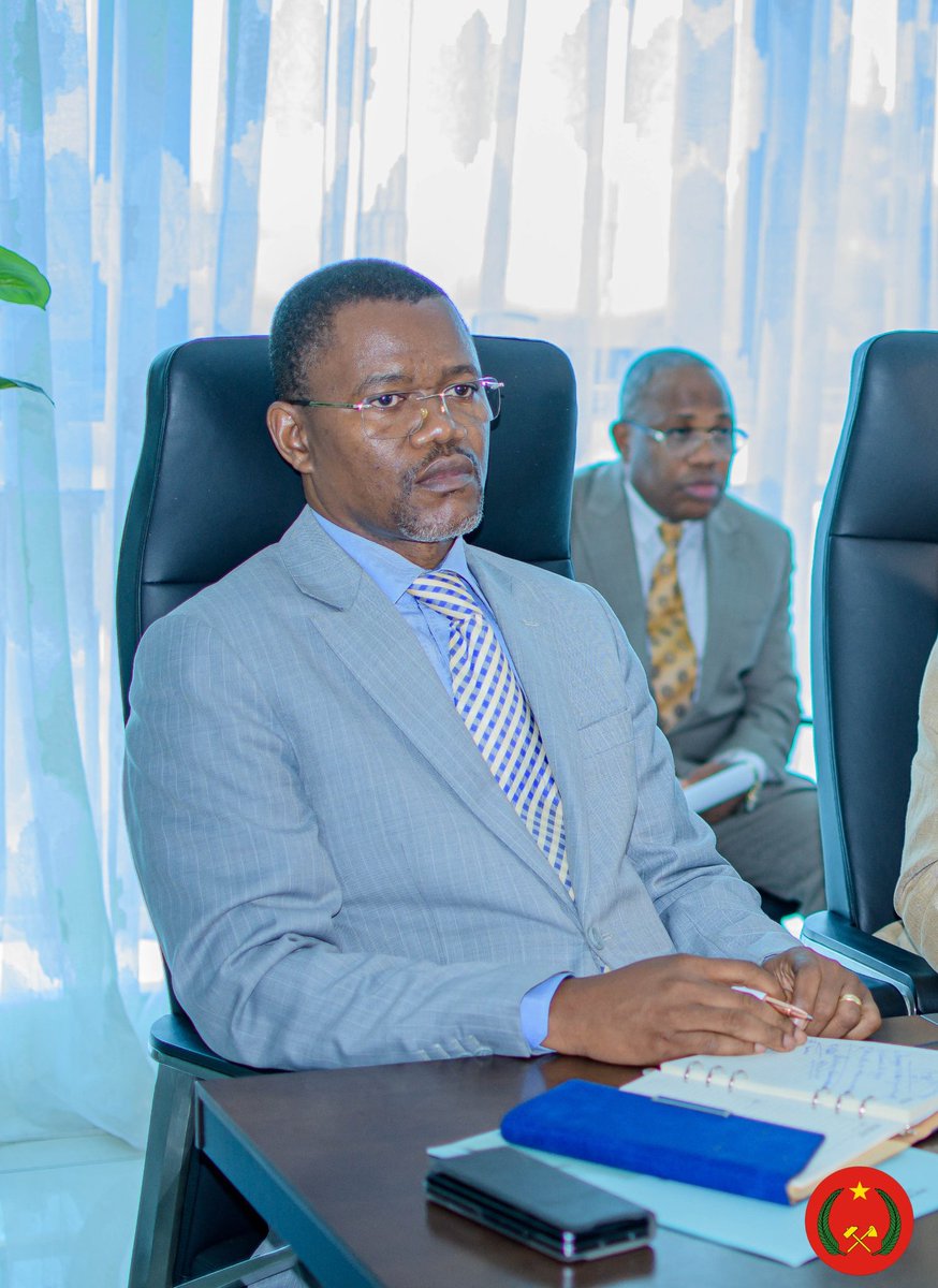 IlokiParfait's tweet photo. L'AMITIÉ  PCT-ANC SE RENFORCE

Le Secrétaire Général du PCT, le camarade Pierre MOUSSA a reçu en audience, ce vendredi 06 décembre 2024, SEM Mziwamadoda Uppington KALAKO, le nouvel ambassadeur d'Afrique du Sud au Congo.

#PRI https://t.co/fIxVKzZmbq