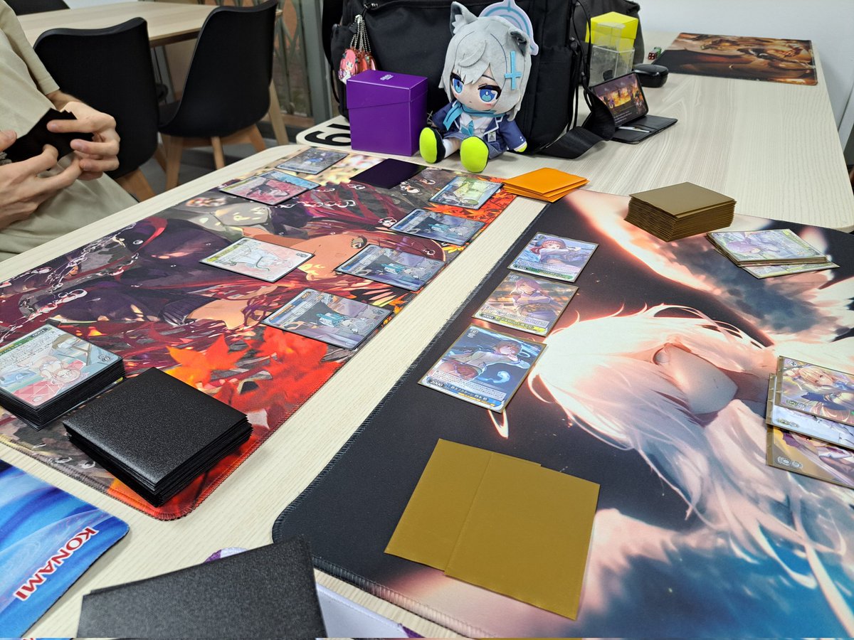 gemufuro's tweet photo. Tarde de weiss y margot, aprovechamos las fiestas al máximo @DominaGames https://t.co/sffOD59WD9