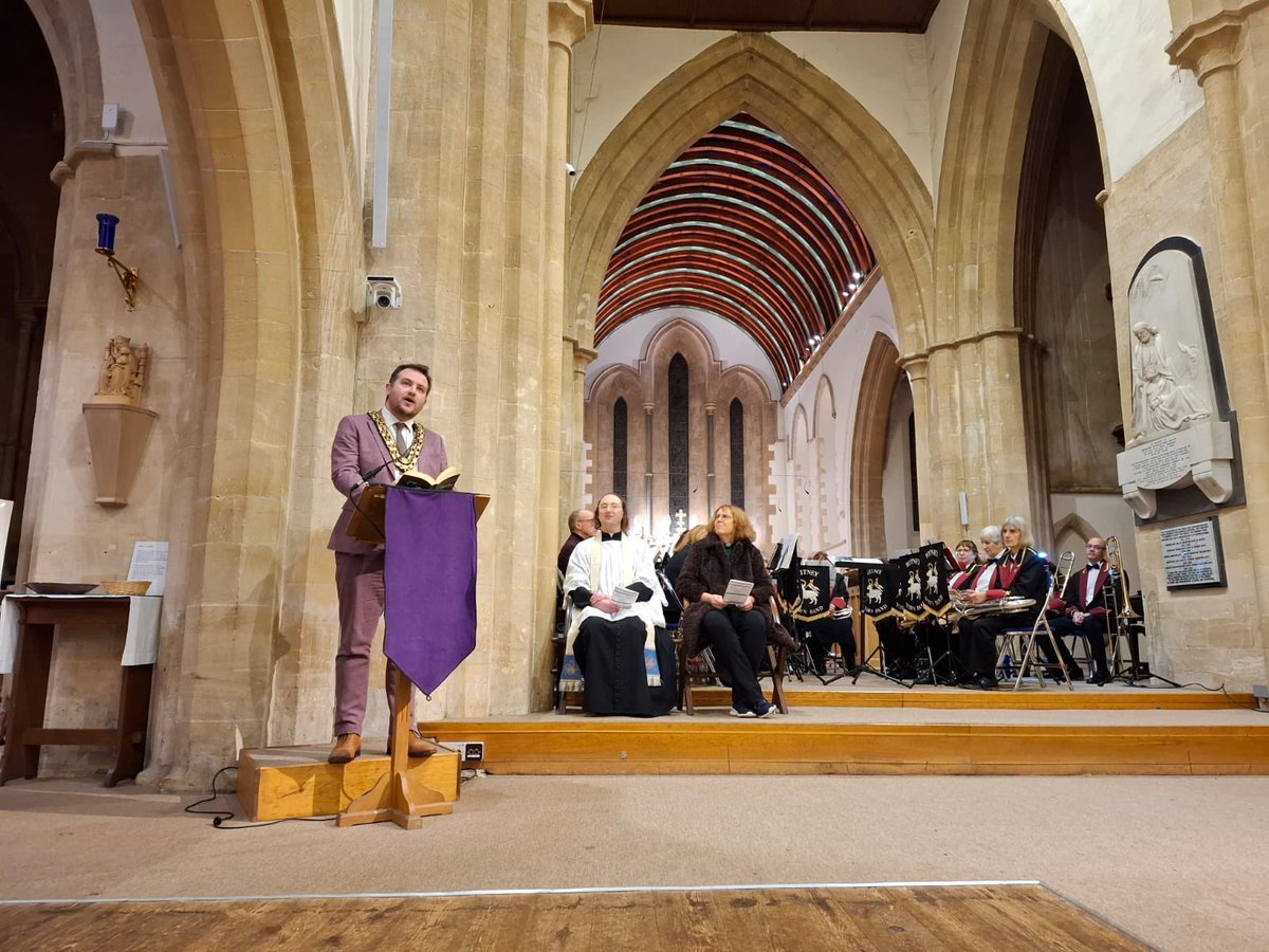 MayorWitney's tweet photo. Thank you to everyone that made tonight’s Carol Service such a beautiful success.

It’s a rare occurrence, but words have failed me. What a truly magnificent, uplifting and nourishing evening together, welcoming in Christmastide. Thank you, thank you. https://t.co/l4rBX0XViB