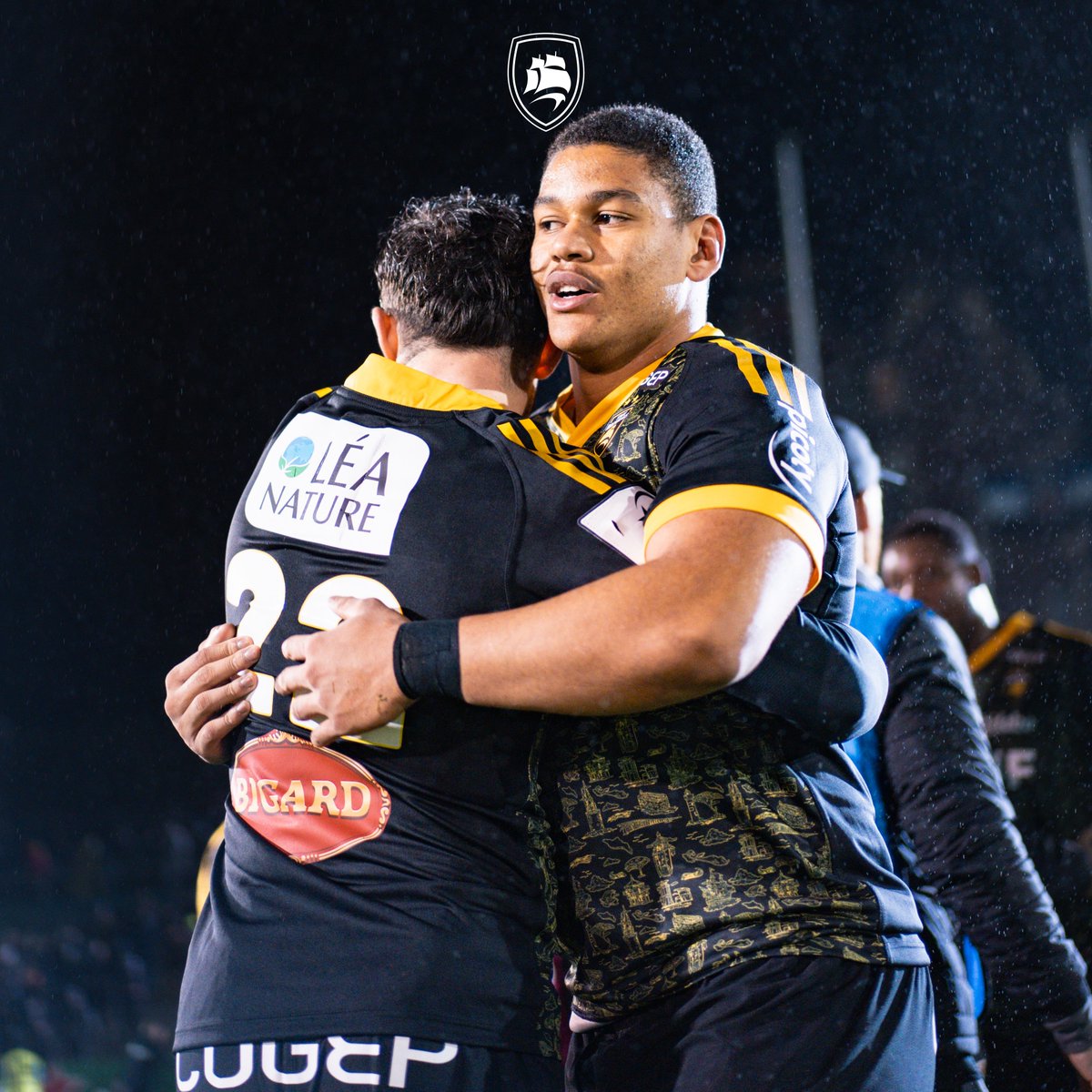 staderochelais's tweet photo. 🥰 𝗖𝗼𝗺𝗺𝘂𝗻𝗶𝗼𝗻 Jaune et Noir.

#BATvSR | #InvestecChampionsCup | #FievreSR https://t.co/J22hSAKNYa