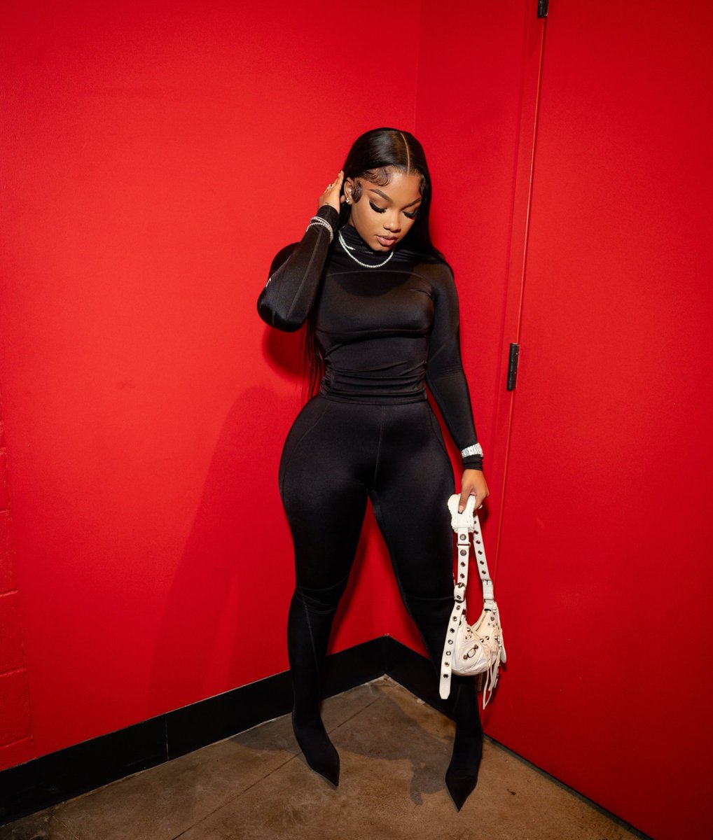badbitchmb1's tweet photo. A bad bxtch!💋 https://t.co/YBlP2oYgHc