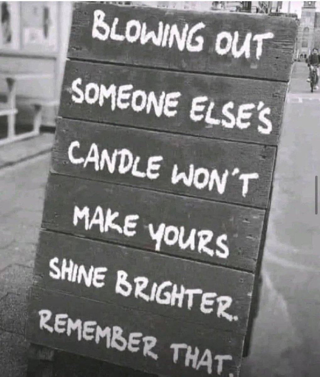 Help A Teacher tweet media