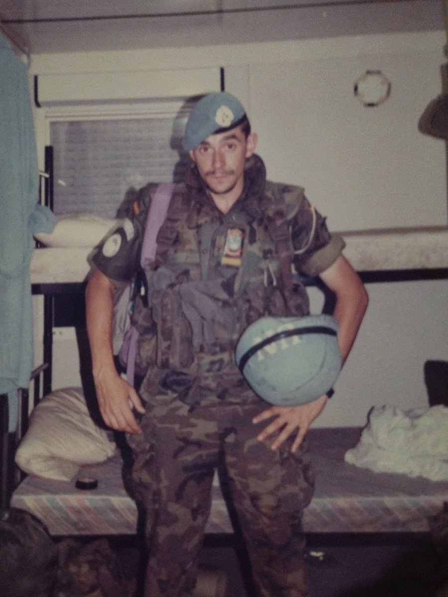 ArguellesMaxi's tweet photo. @GuerraAcorazada Un saludo campeón, mucha guasa. Pero sólo fijense ustedes en como luce la boina azul un soldado español en la realidad. Por cierto, sobre el color de la mochila, en la primera temporada de Altered Carbon tienen la respueta. https://t.co/Q7gPIa1Irg