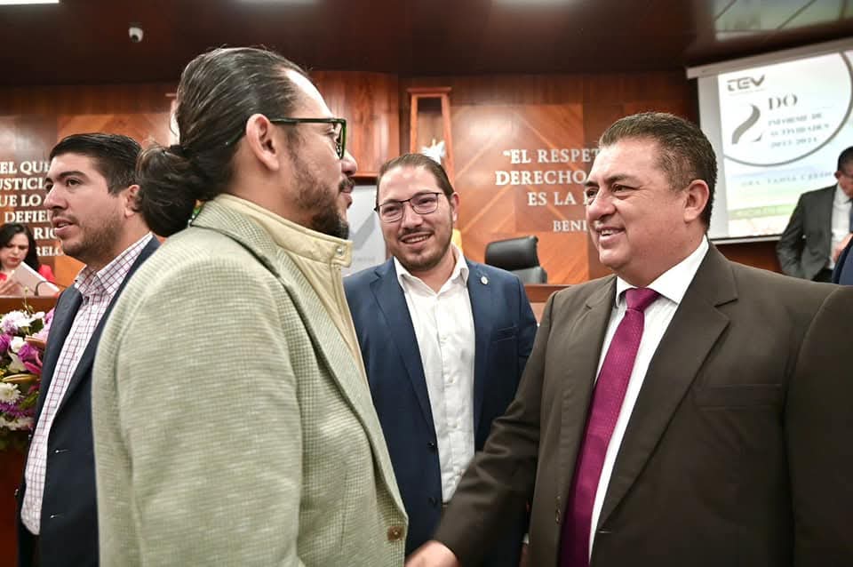 EquipoPolVer's tweet photo. El dia de hoy asistieron el Coordinador Político de la asociación política el c. Juan Nicolás Callejas Roldán, la Presidenta de esta Asociación la c. Alejandra Hernández López, la vocal del Consejo Político la c. Lucina del Carmen Ortíz Ortega, el representante legal ante OPLEV https://t.co/cDpde8rzmj