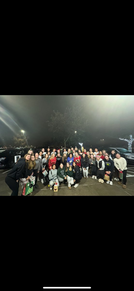 PHSFastpitch's tweet photo. Christmas Party 2024 white elephant edition!🎄☃️ Happy Holidays from your PHS Softball Team!💚🦅 https://t.co/07Hv4atYxx