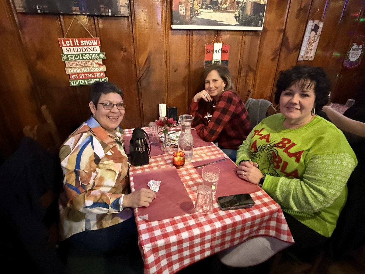 Ellen_Gerace's tweet image. Happy Holidays from the Special Services Department! ⛄️ ❄️