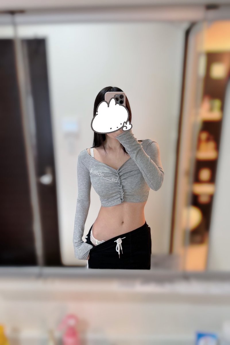 くびれいい感じな気がします🥺

ご飯食べて軽く運動してコスプレ写真集の写真撮りますね🥺 https://t.co/I530oON7Fs