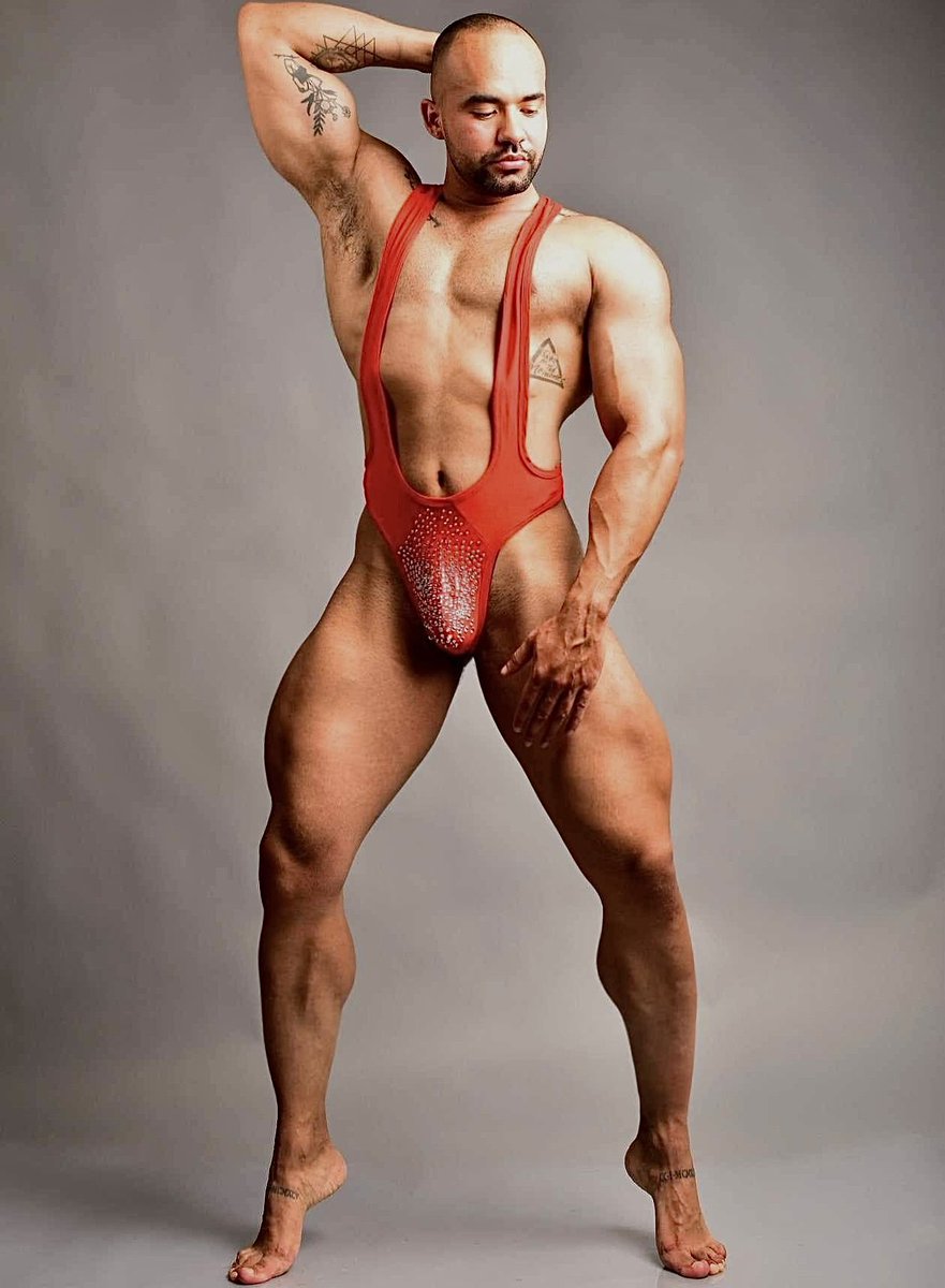 RED FRIDAY SEX NIGHT 🔥 

➡️IG: paytonsantillan_ 
#WrappedLiveTH2024 #bodysuite #booty #gains #muscleman #ManCity #GayMalang #guysgays #gay