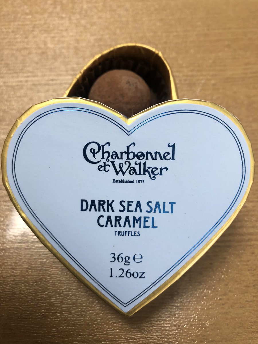 UKLondonWalker's tweet photo. 冬⛄のおやつチョコ😋ちょっと贅沢にCharbonnel et Walker🇬🇧 https://t.co/7wHuDixTdE