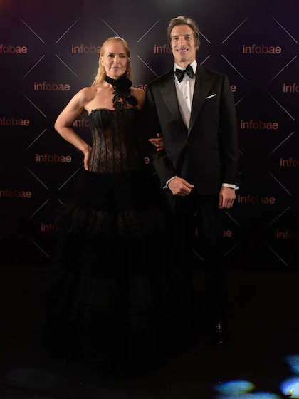tmasnews's tweet image. Los conductores de la ceremonia de los Martín Fierro de la Moda, Valeria Mazza e Iván de Pineda. 

Valeria cambió de look en cuatro ocasiones durante la noche.

#look #MFModa