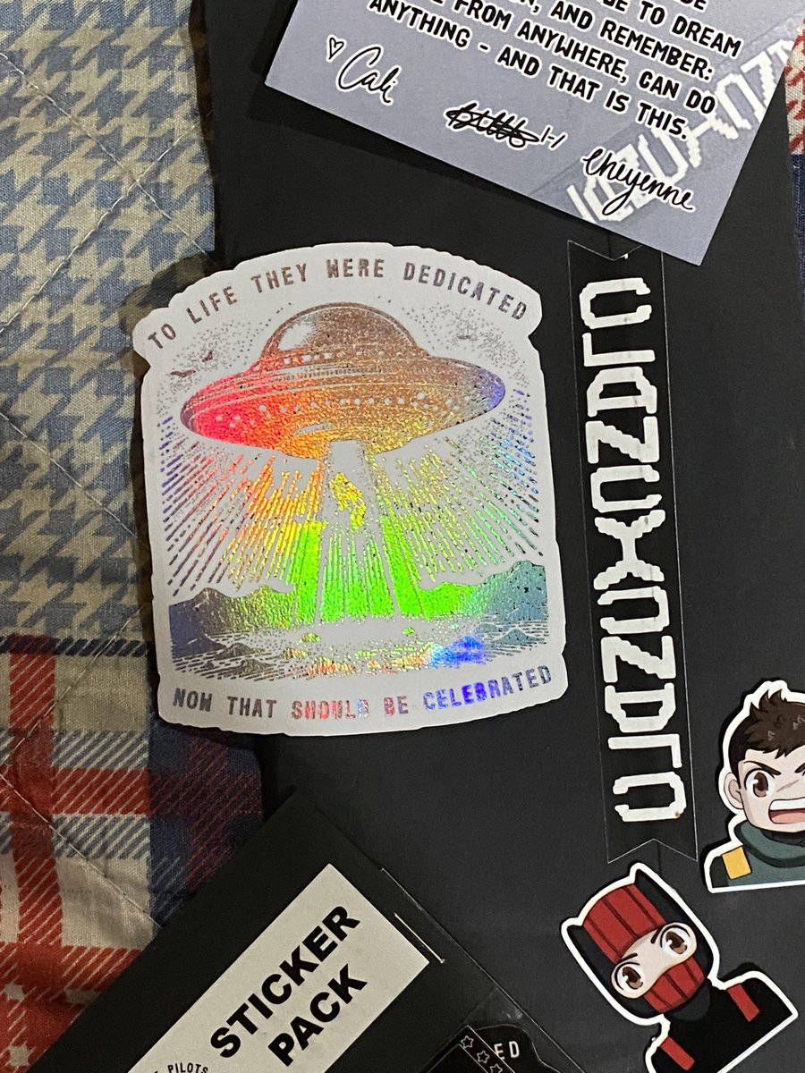 kellyb2076's tweet photo. Got my #TOPDONATE stickers today and I love them!! The holographic one is so beautiful!! Also the notes and the extra little Clancy and Torchy stickers made my night I’m so serious. Thank you so much for doing this @shlofolina @lamclancy @Cheeseflakies ❤️💛|-/ https://t.co/1WjfHxOj00
