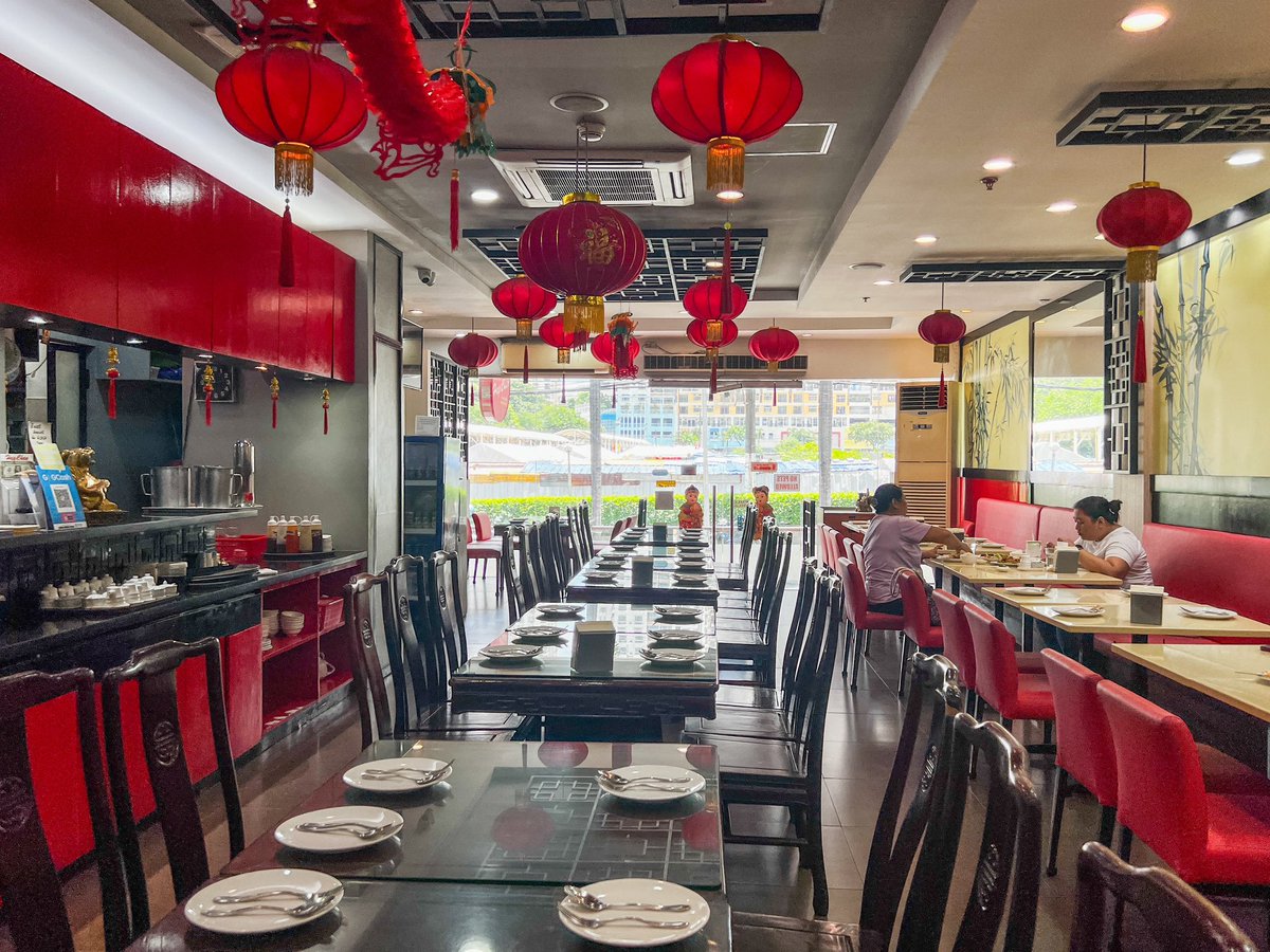 AranetaCity's tweet photo. Chinese food for lunch? 🥢🇨🇳 Head over to Hap Chan and enjoy your favorite Hong Kong-style dishes today! 🍜✨
📍Hap Chan, Ground Floor, Ali Mall
#AranetaAt70 #AranetaCity #CityOfFirsts #HapChan https://t.co/bsgDEDPXzy