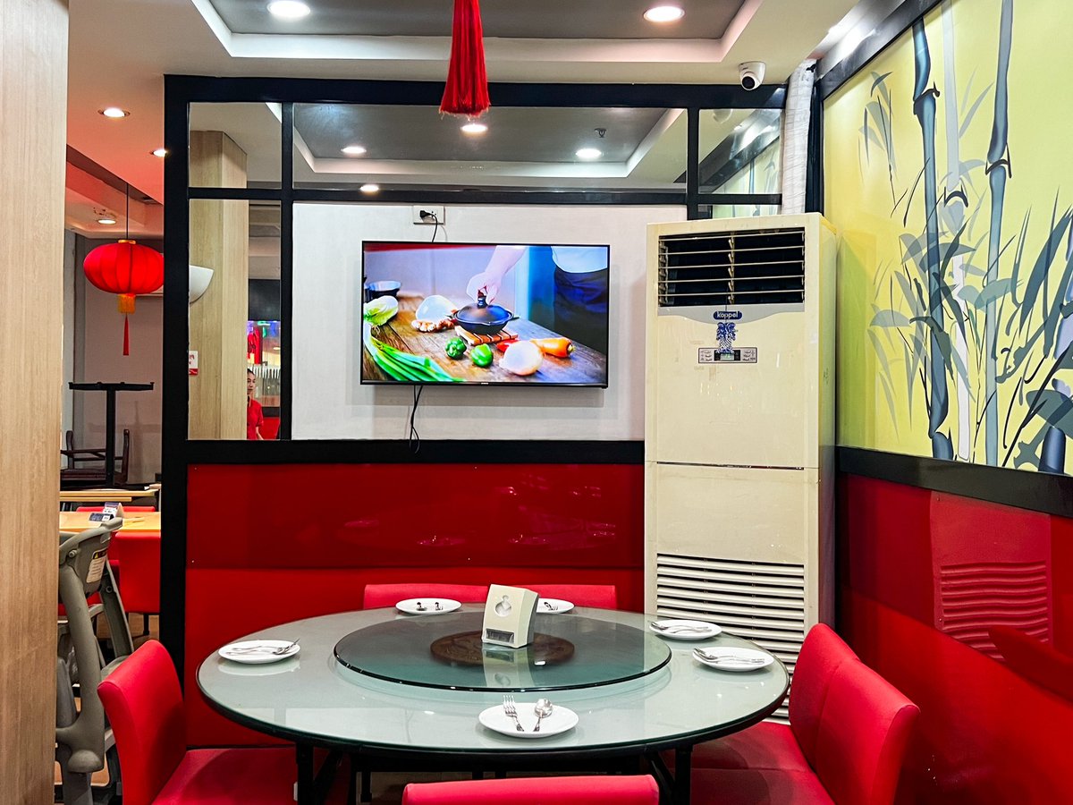 AranetaCity's tweet photo. Chinese food for lunch? 🥢🇨🇳 Head over to Hap Chan and enjoy your favorite Hong Kong-style dishes today! 🍜✨
📍Hap Chan, Ground Floor, Ali Mall
#AranetaAt70 #AranetaCity #CityOfFirsts #HapChan https://t.co/bsgDEDPXzy
